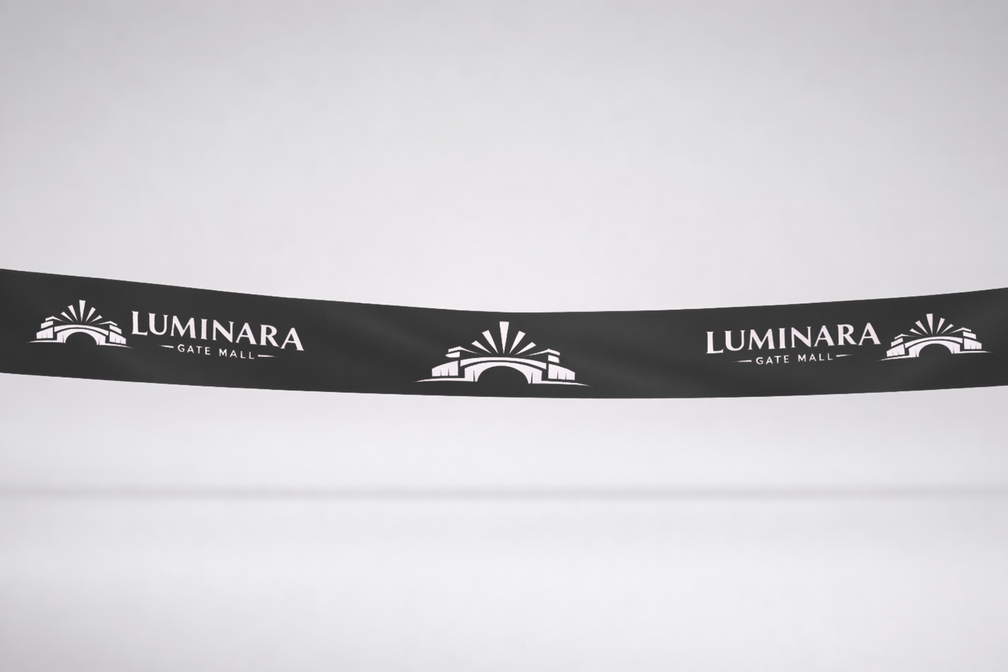Schwarzes, umweltfreundliches Satin-Einweihungsband mit Aufdruck von JM Band®.