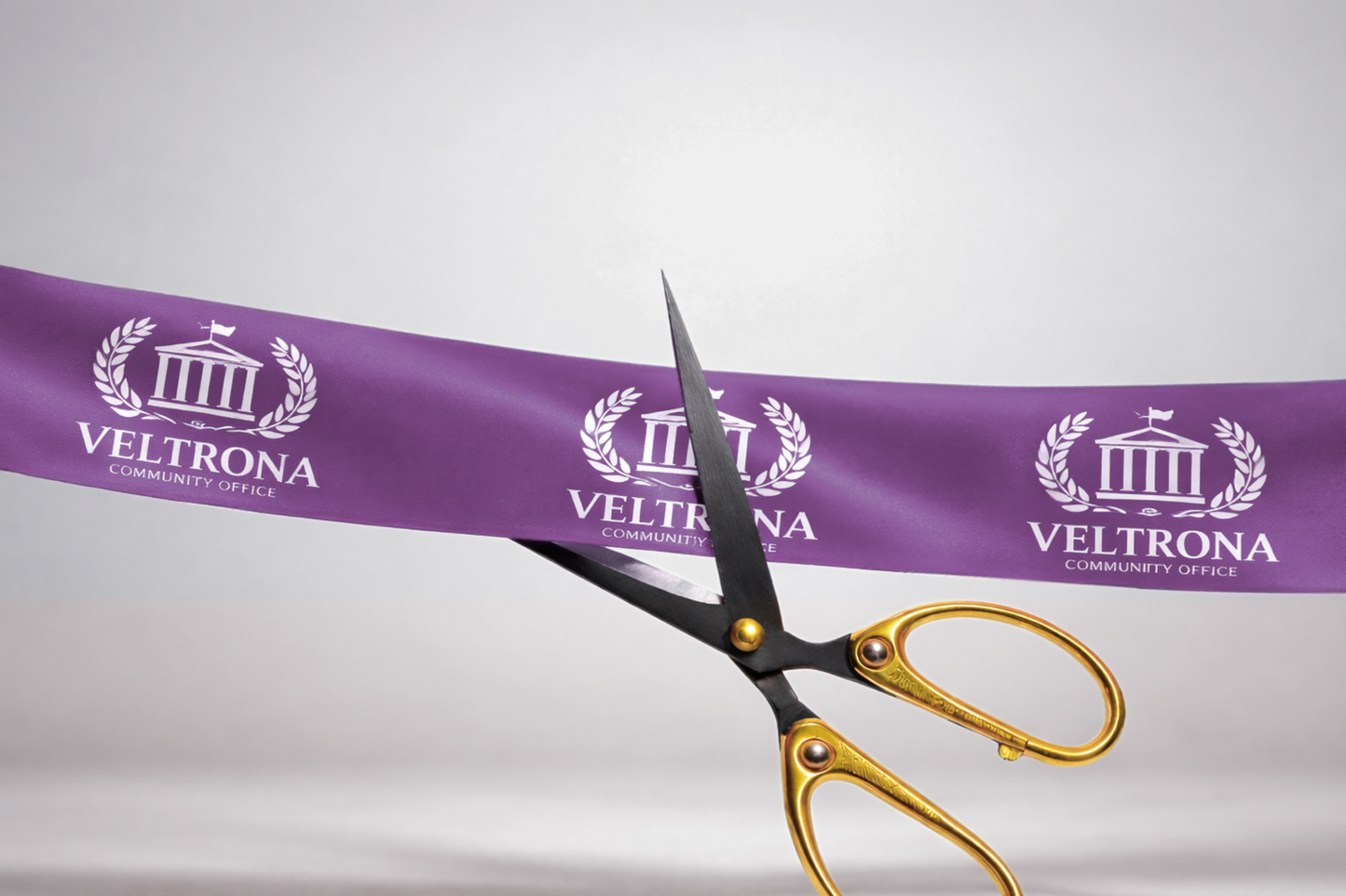 Lila Öko-Satin-Einweihungsband mit individuellem Aufdruck von JM Band®.