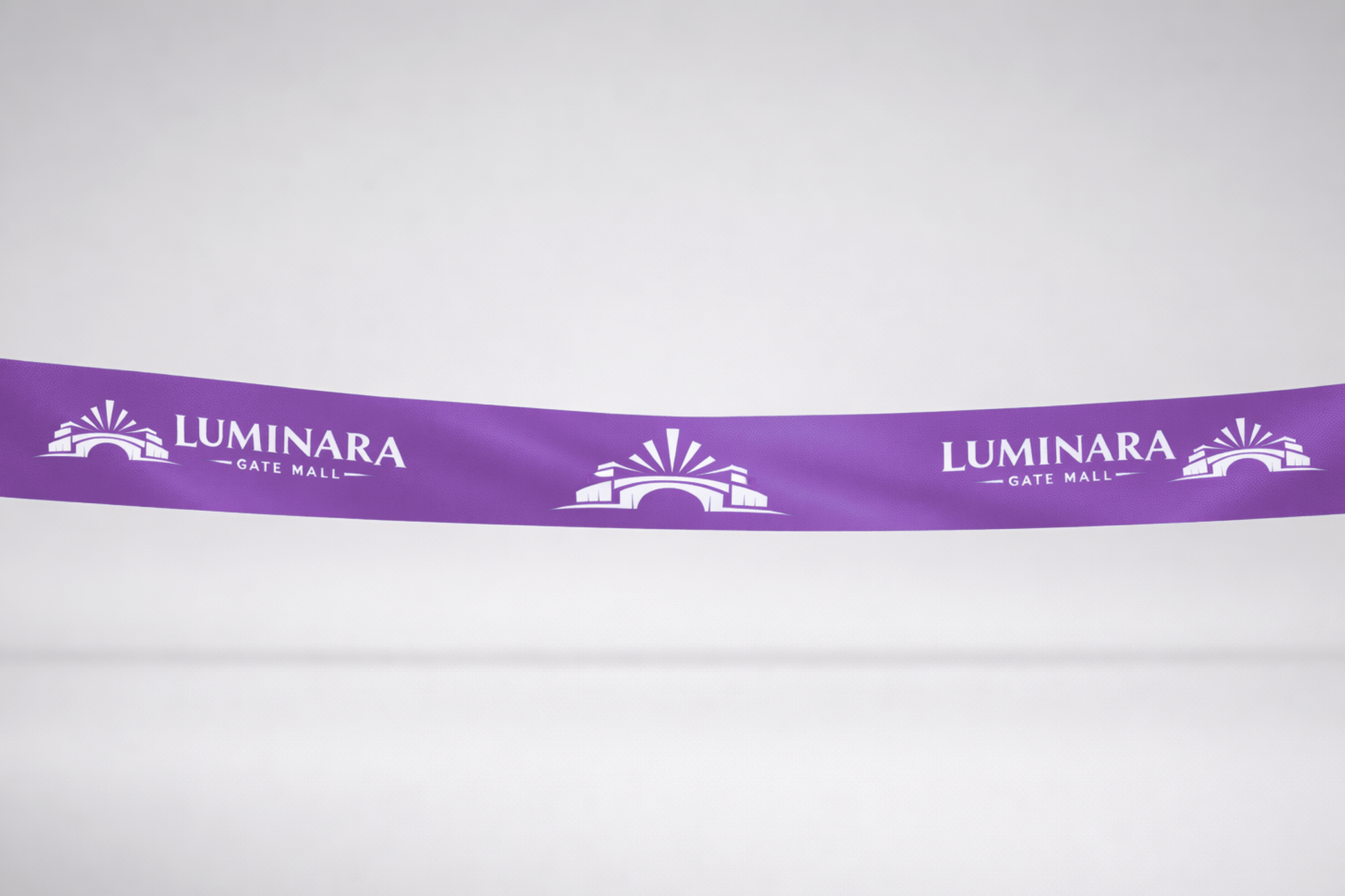 Lila ECO-Satin-Einweihungsband mit Aufdruck von JM Band®.