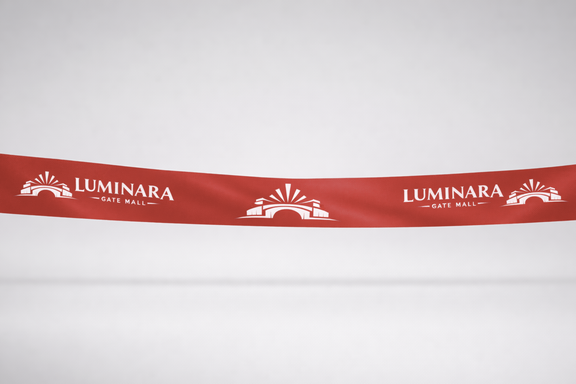 Rotes ECO-Satin-Einweihungsband mit Aufdruck von JM Band®.