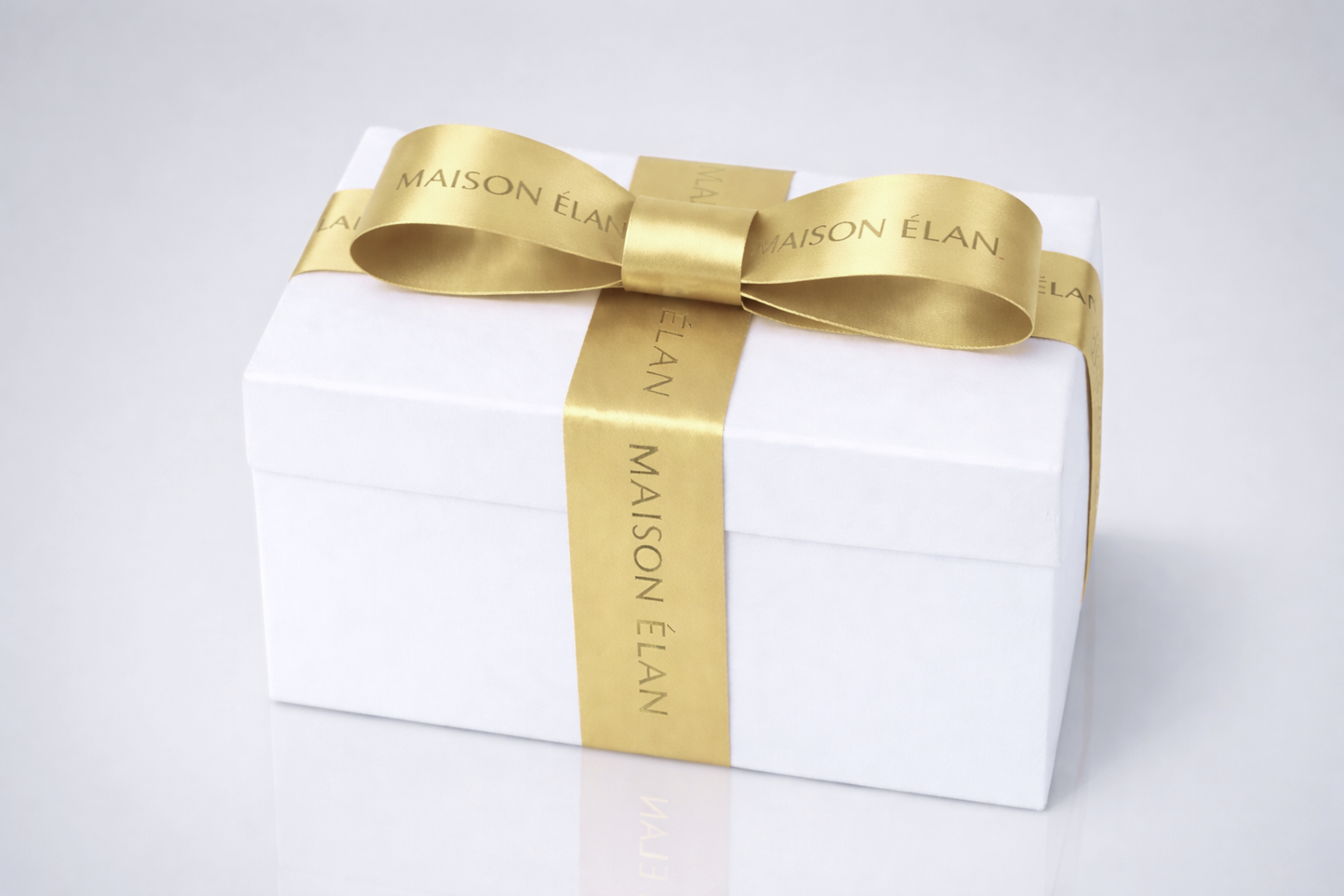 Breites Geschenkband mit Golddruck von JM Band®.