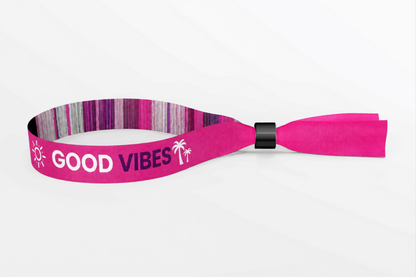 Rosa gewebtes Stoffarmband mit eingewebtem Schriftzug Good Vibes